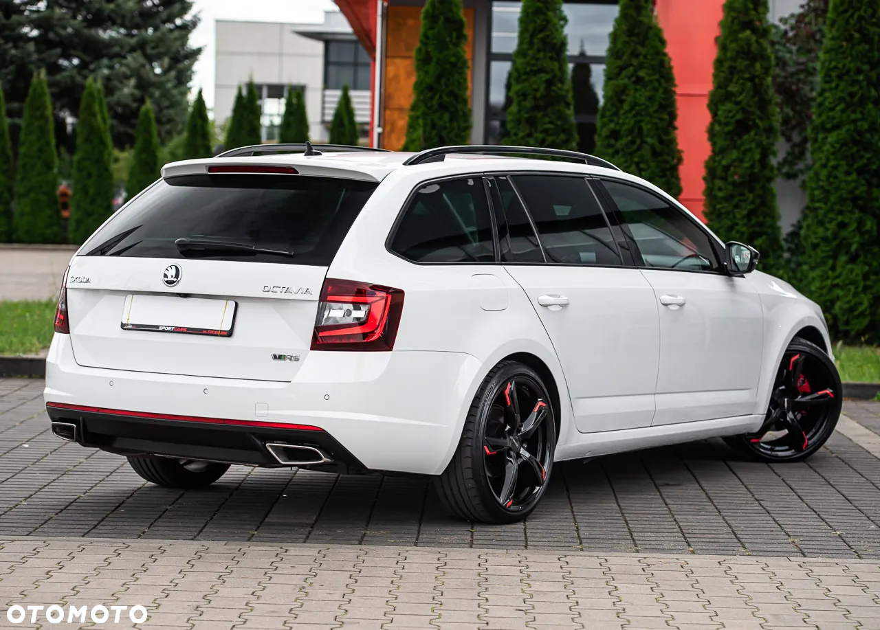 Skoda Octavia Combi 2.0 TDI DSG RS - 13