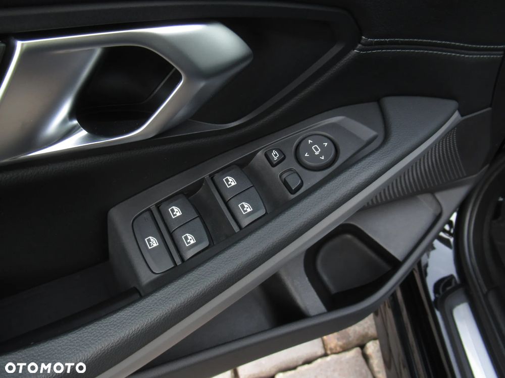 BMW Seria 3 318i - 38