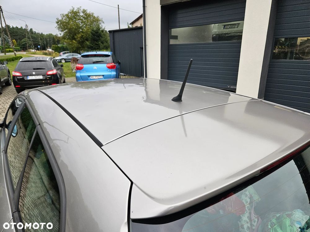 Alfa Romeo 159 1.9 JTDM 8V DPF Distinctive - 11