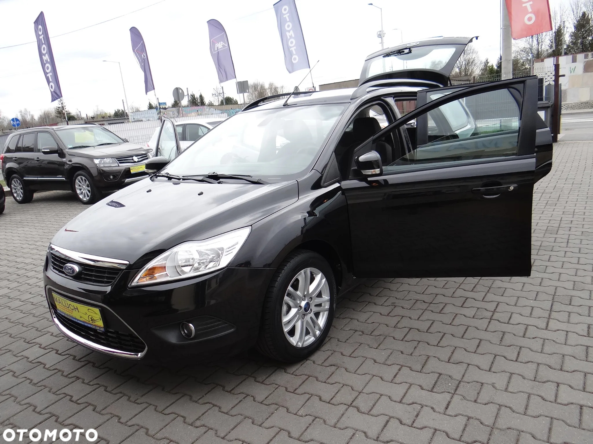 Ford Focus 1.8 Ghia - 11