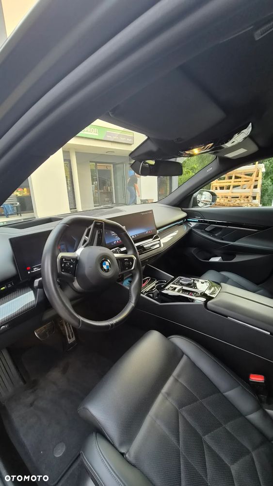 BMW Seria 5 540d xDrive mHEV M Sport - 11