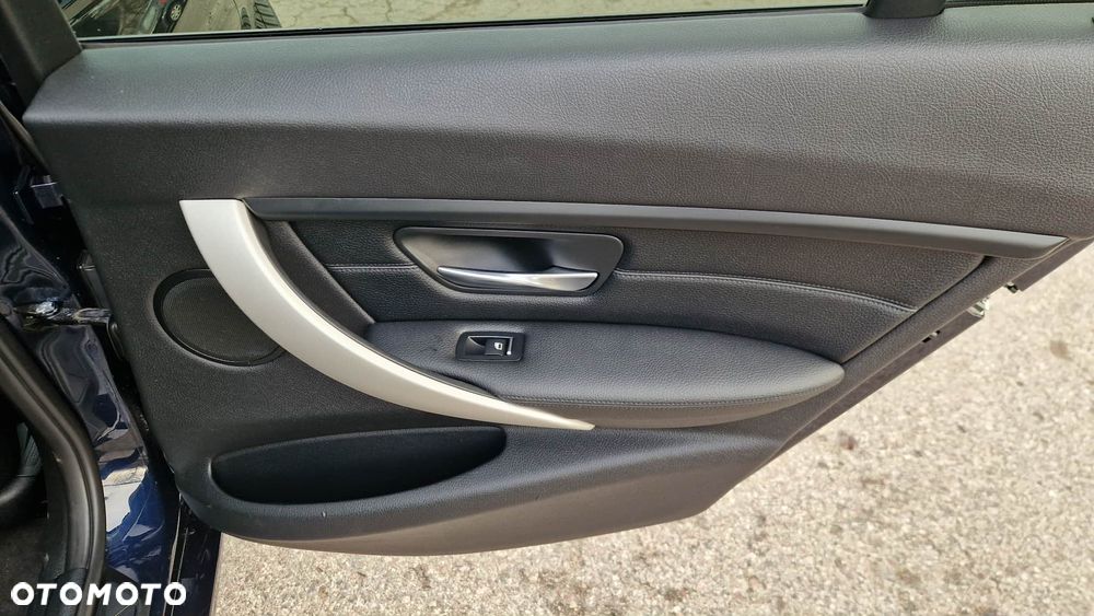 BMW Seria 3 320d Efficient Dynamic Edition - 19