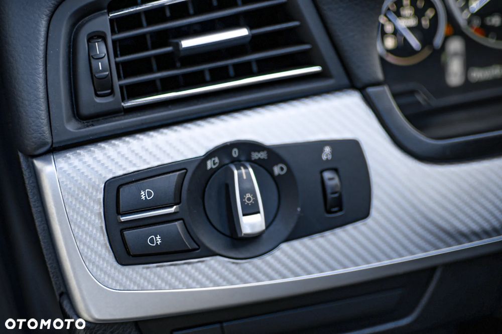 BMW Seria 5 525d - 16