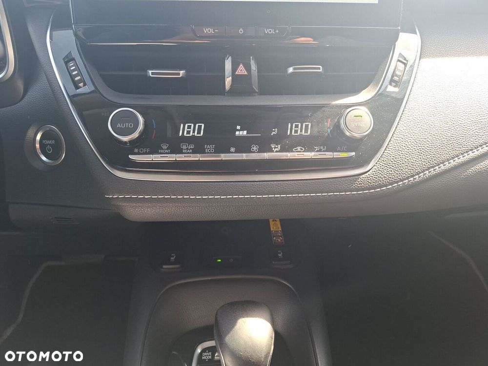 Toyota Corolla 1.8 Hybrid Style - 18