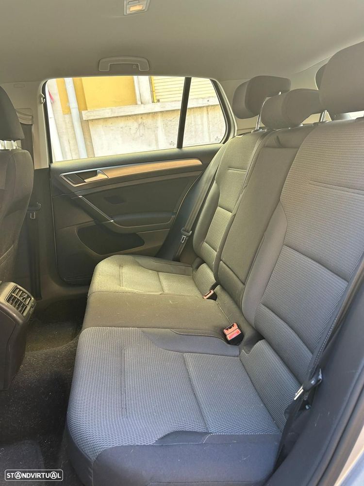 VW Golf 1.6 TDi BlueMotion Confortline - 2