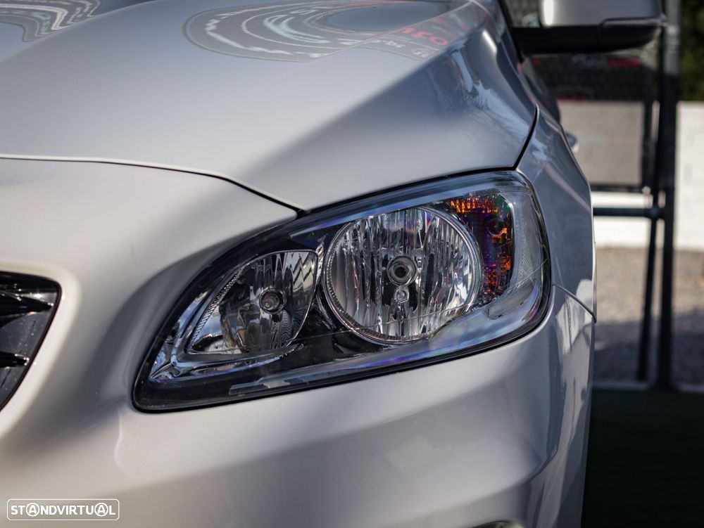 Volvo V60 2.0 D2 R-Design - 11