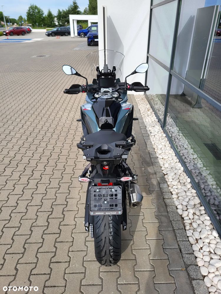 BMW XR - 18