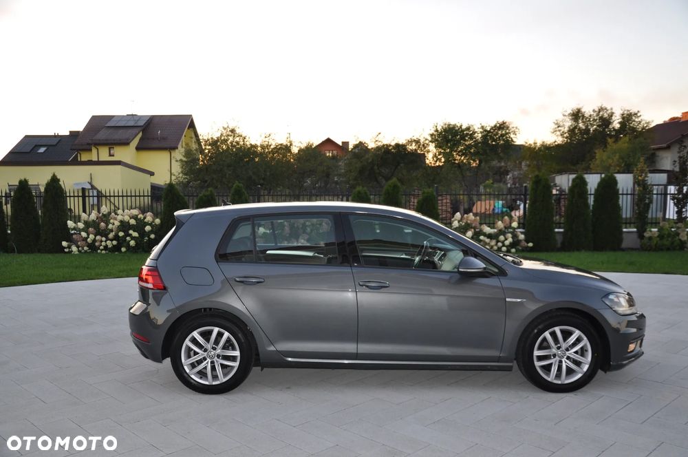 Volkswagen Golf - 8