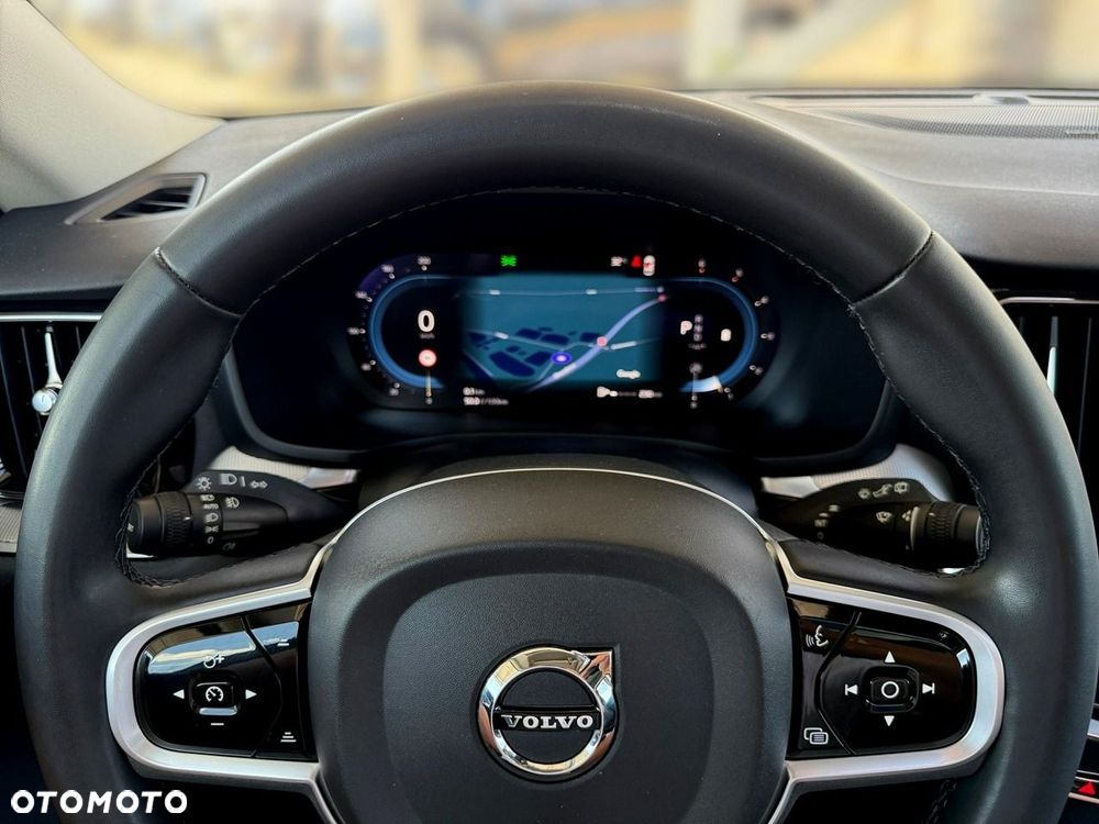 Volvo V60 Cross Country - 19