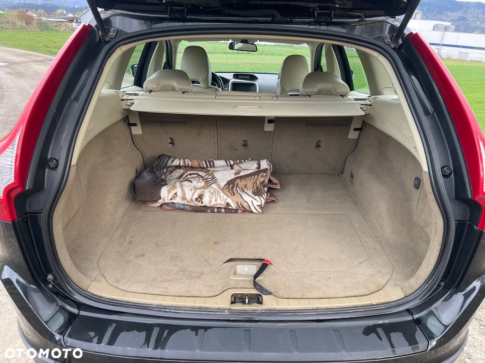 Volvo XC 60 D5 AWD Kinetic - 9