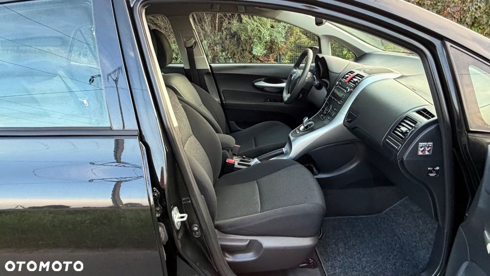 Toyota Auris - 25
