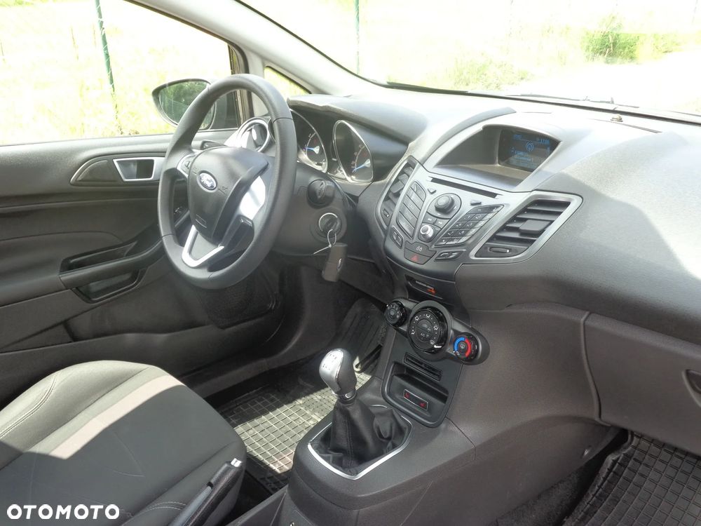 Ford Fiesta 1.0 Champions Edition - 16