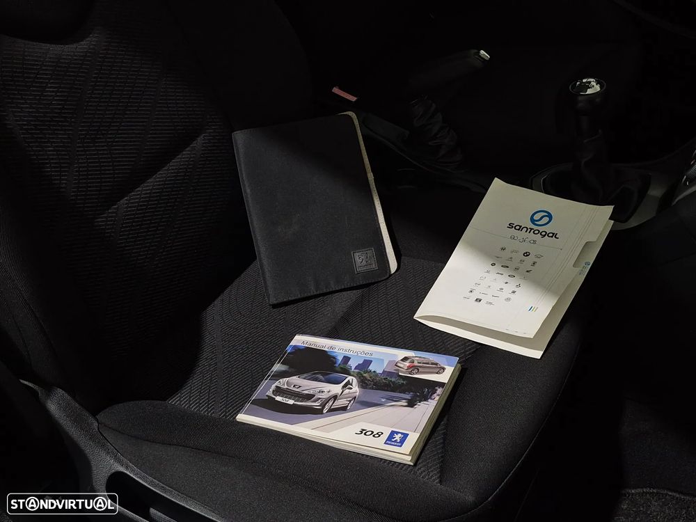 Peugeot 308 SW 1.4 16V Premium - 27