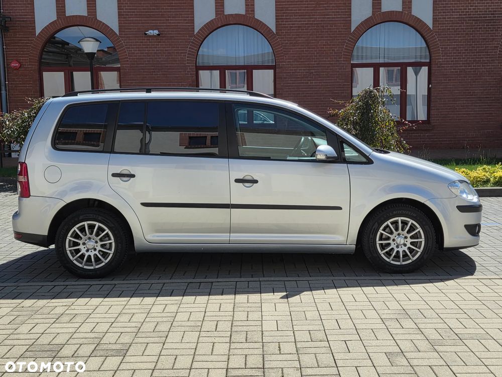 Volkswagen Touran 1.9 TDI DPF Blue Motion Trendline - 6