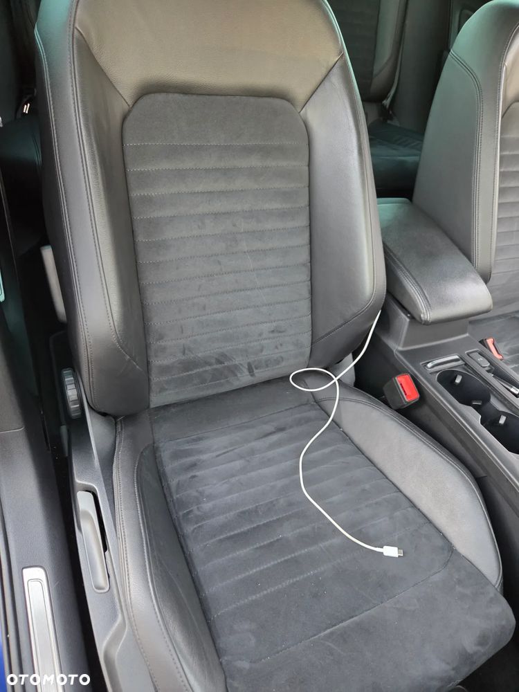 Volkswagen Passat - 24