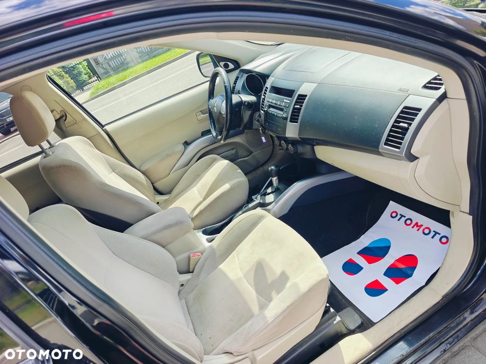Mitsubishi Outlander 3.0 V6 XLS - 7