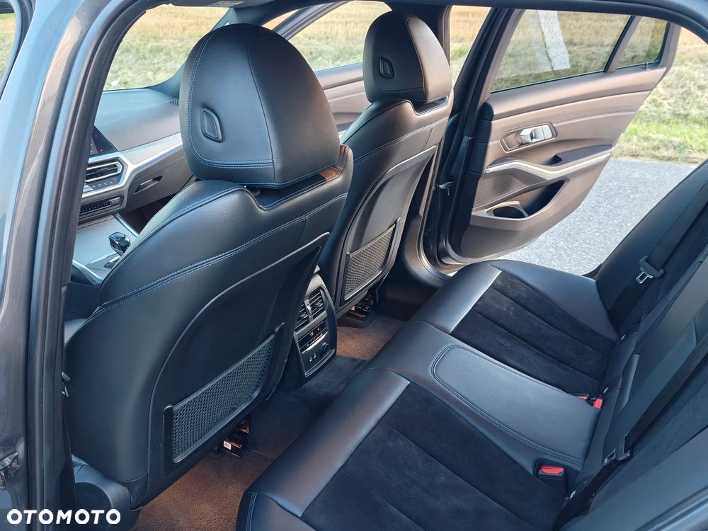 BMW Seria 3 320d M Sport sport - 11