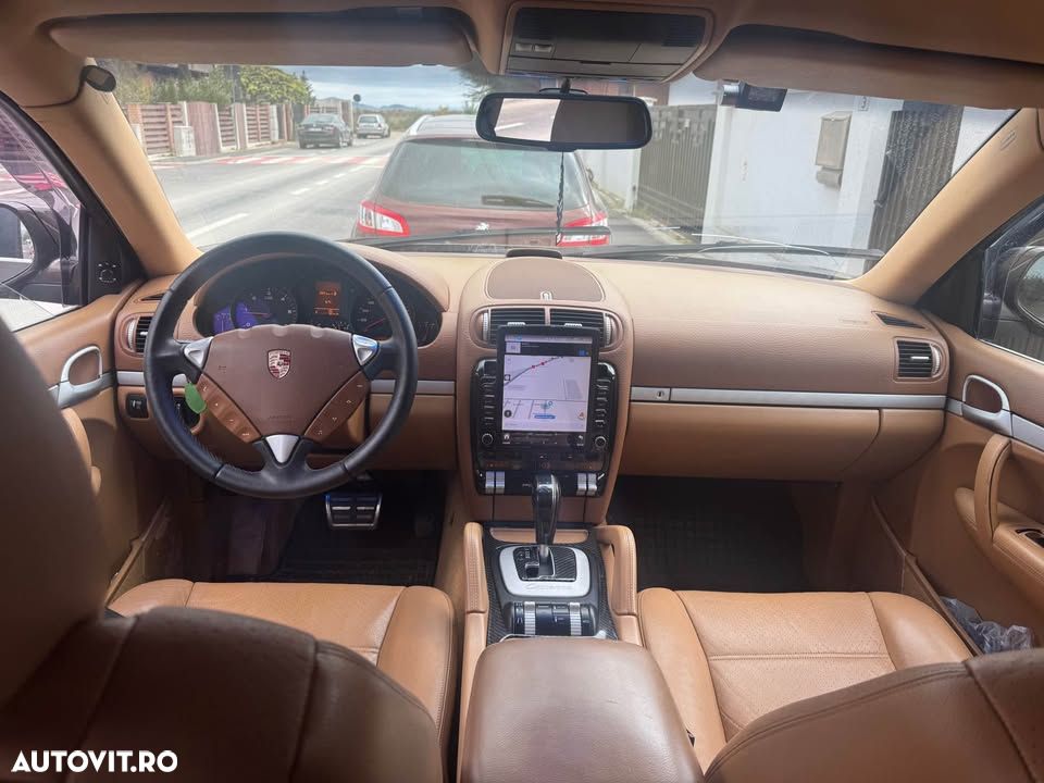 Porsche Cayenne 3.0 L V6 - 1