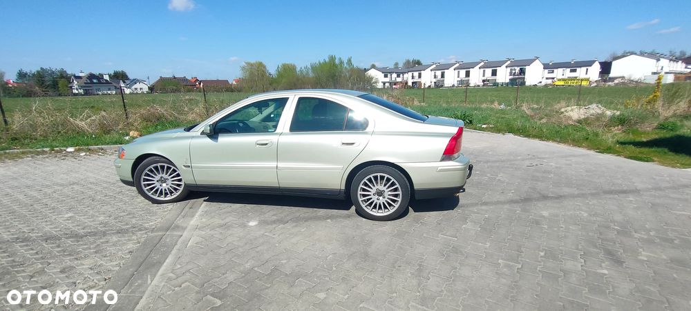 Volvo S60 2.5 T Momentum - 4