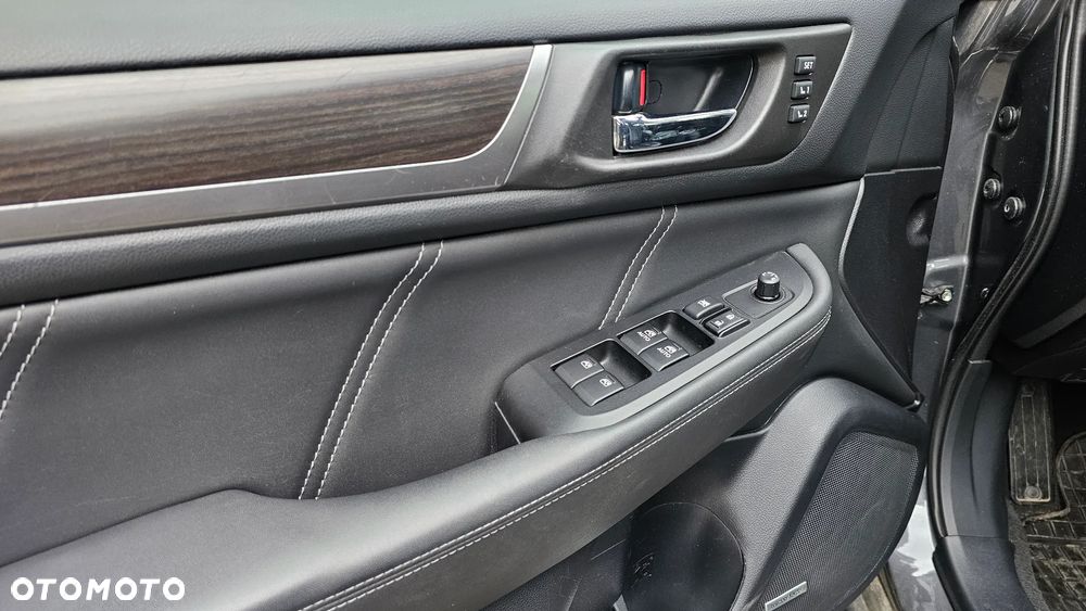 Subaru Legacy - 11
