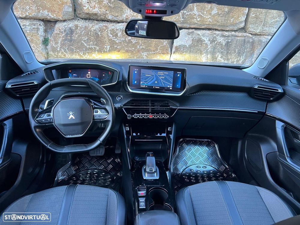 Peugeot 2008 1.5 BlueHDi Allure EAT8 - 14