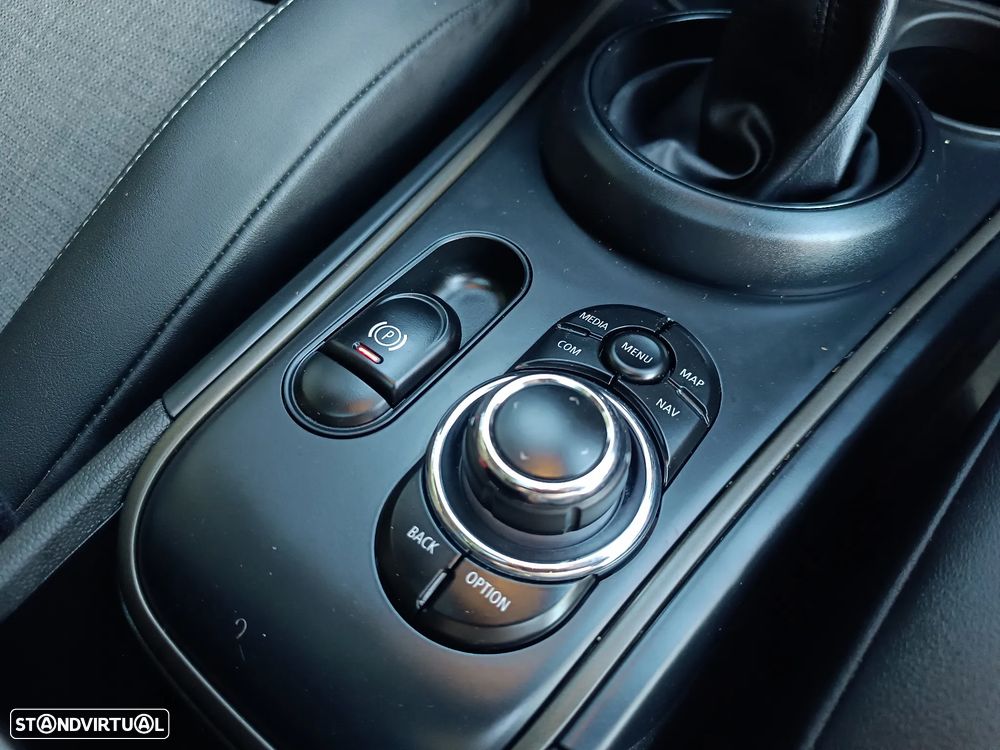 MINI Countryman Cooper SE Premium P. Essential Auto - 30