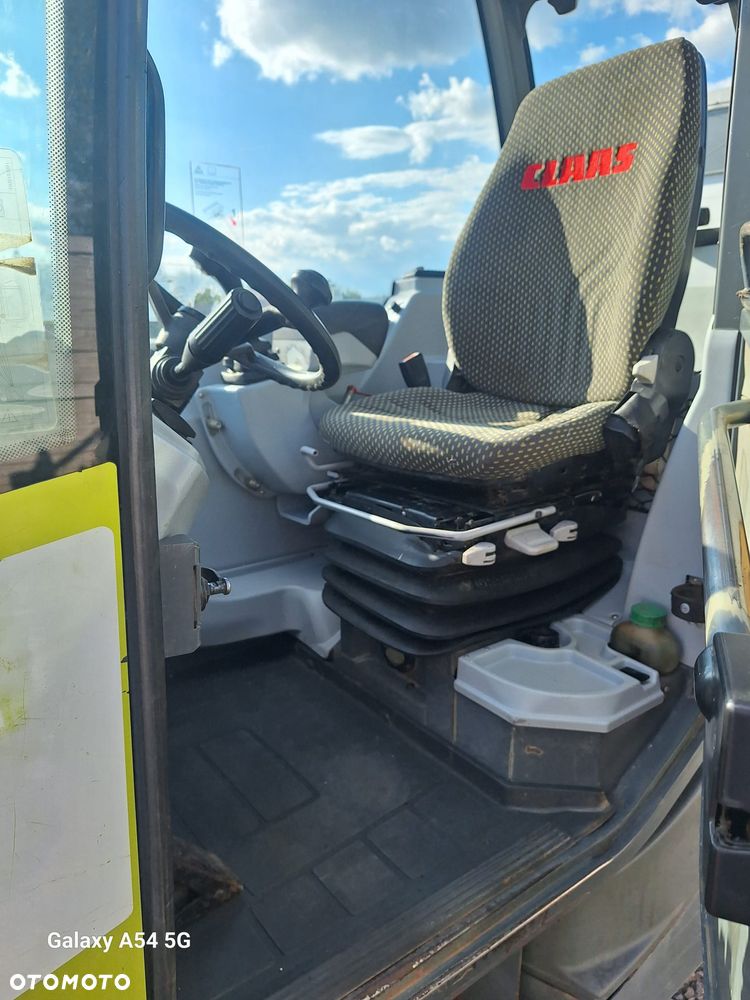 Claas SCORPION 7030 - 5
