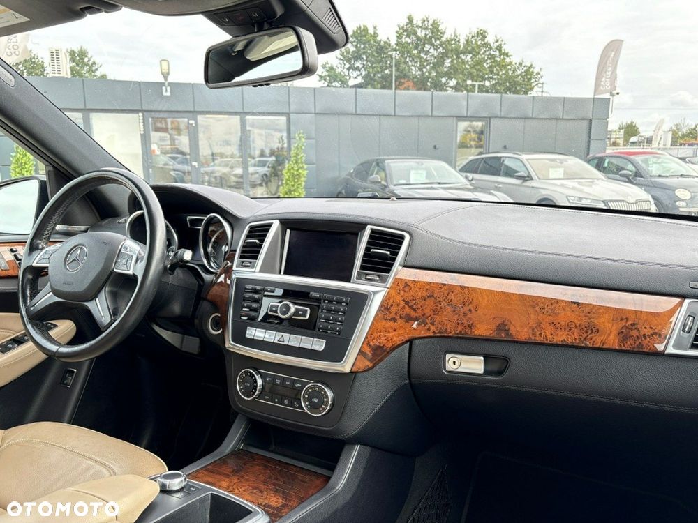 Mercedes-Benz ML - 14