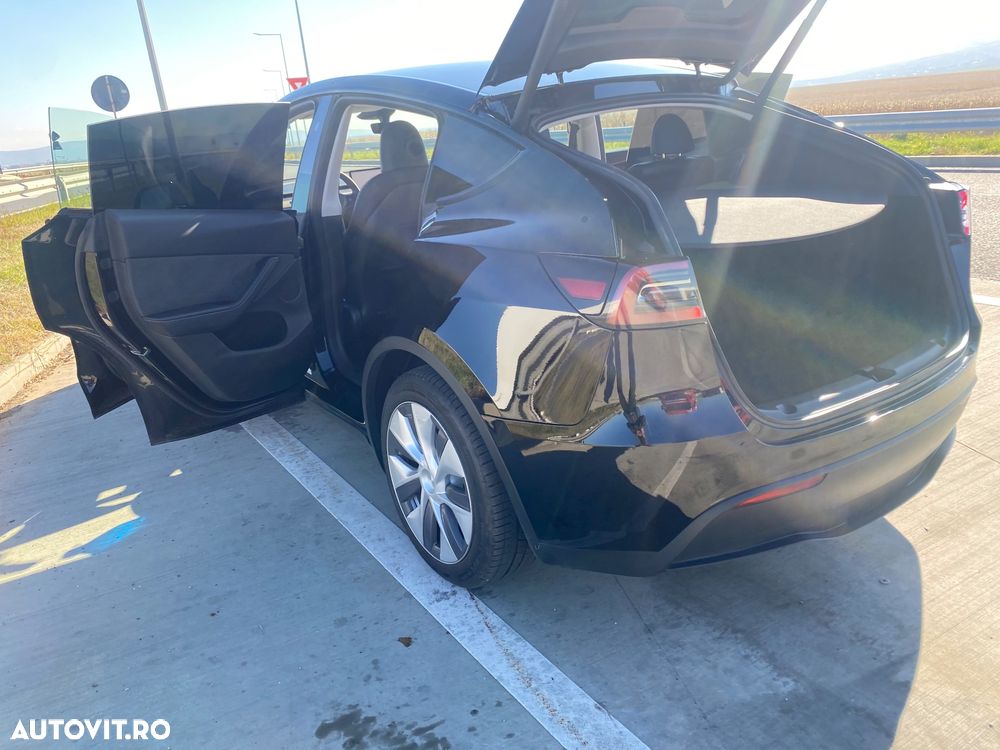 Tesla Model Y RWD Long Range - 2