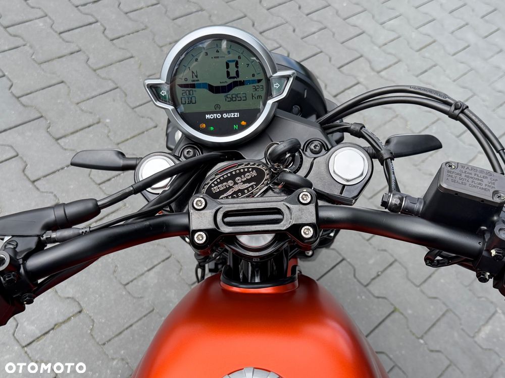 Moto Guzzi V7 - 40