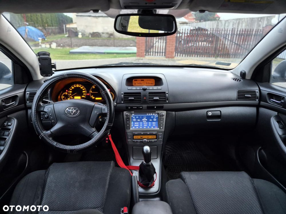 Toyota Avensis 2.0 D-4D Combi - 17