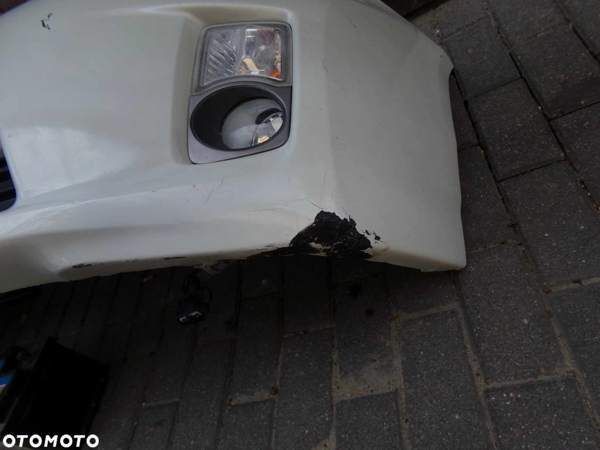 Zderzak przód toyota Prius III 3  070 - 5