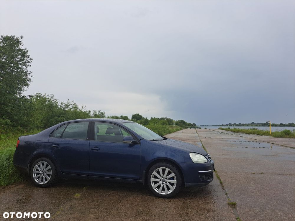 Volkswagen Jetta 1.6 Comfortline - 2