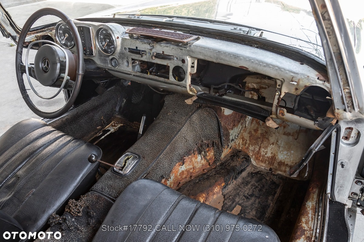 Mercedes-Benz 280 - 10