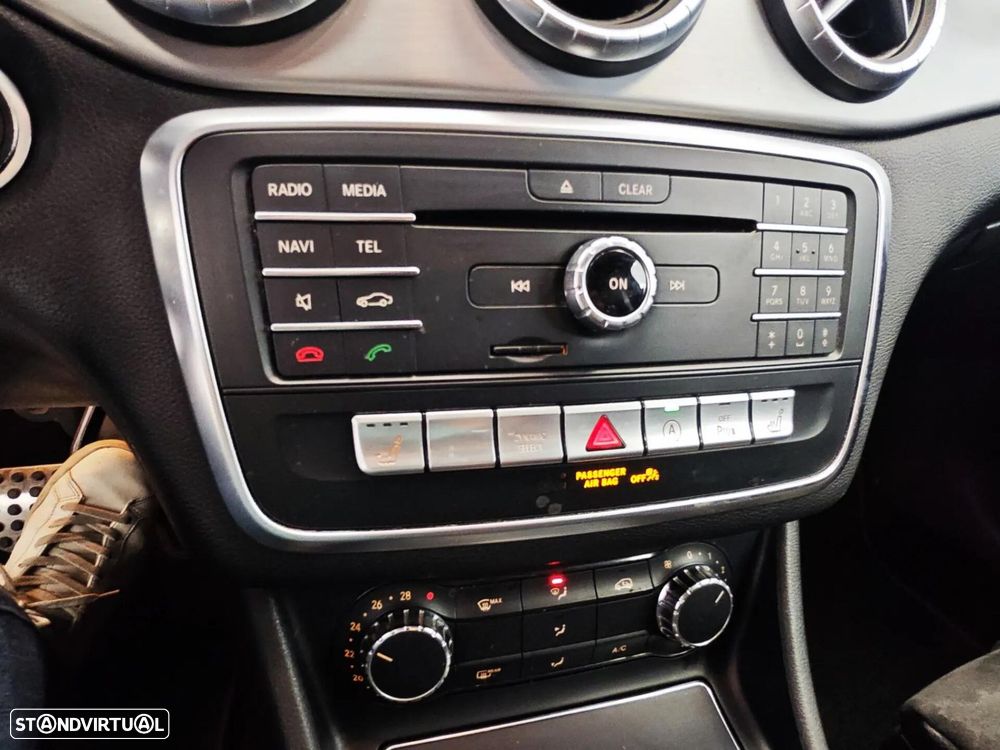 Mercedes-Benz CLA 180 7G-DCT AMG Line - 44