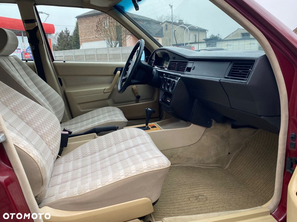 Mercedes-Benz W201 (190) - 18