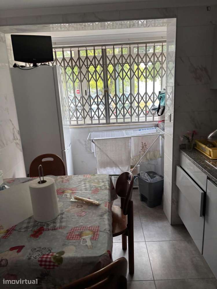 Quarto - localizado em Olivais Lisbon - Grande imagem: 2/3