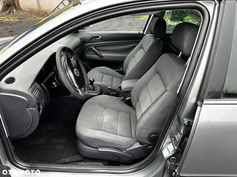 Volkswagen Passat - 18