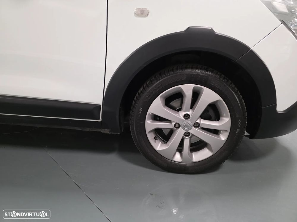 Dacia Lodgy TCe 115 Stepway - 4