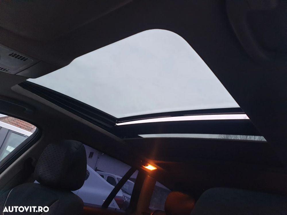 BMW Seria 3 320d DPF Efficient Dynamics Edition - 36