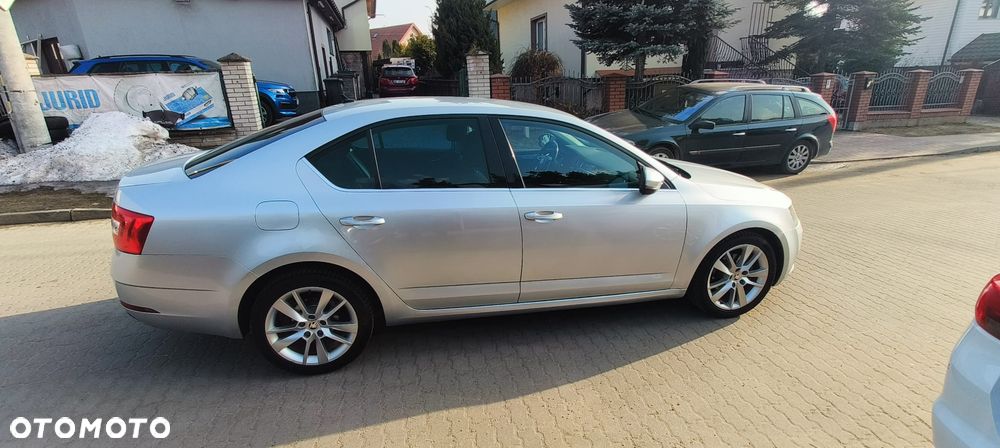 Skoda Octavia 2.0 TDI Clever DSG - 5