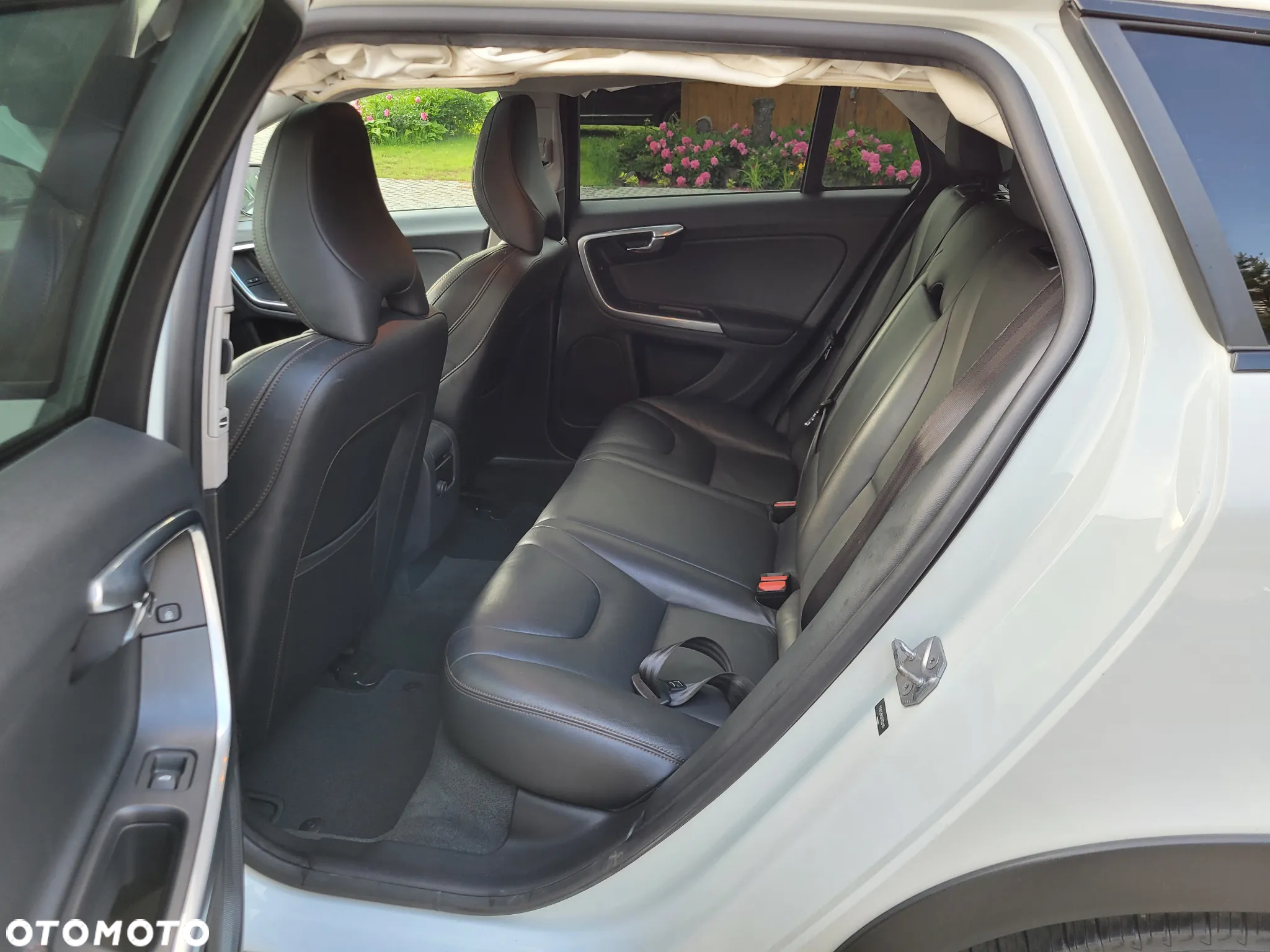 Volvo V60 Cross Country T5 AWD Momentum - 13
