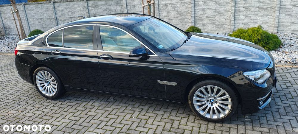 BMW Seria 7 740d Edition Exclusive - 18