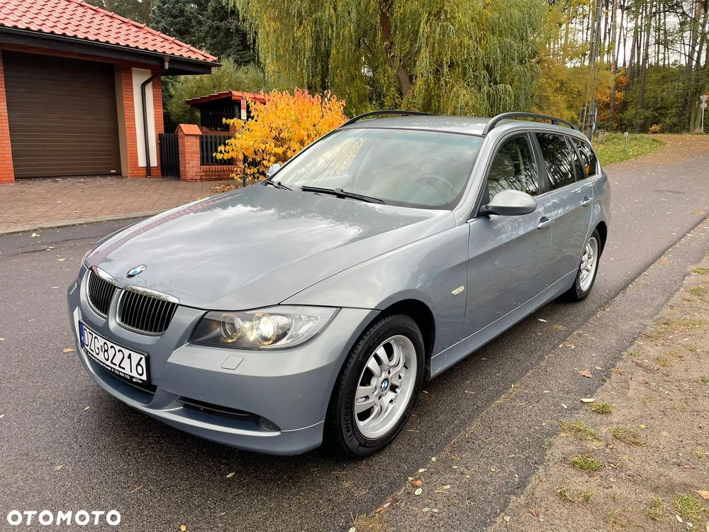 BMW Seria 3 325i Touring - 1