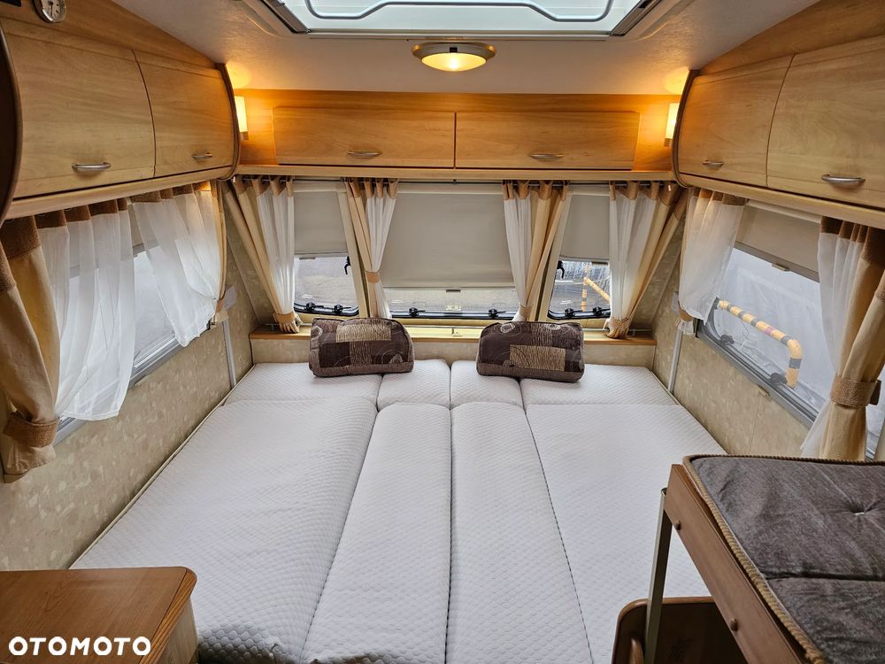 Hobby STERLING. WŁĄCZ FILMIK !!! 4 os. 2 SYPIALNIE. ŁÓŻKO PIĘTROWE. DUŻA ŁAZIENKA. NOWY SOLAR - 38