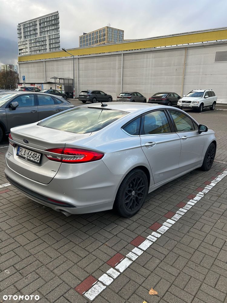 Ford Fusion - 8