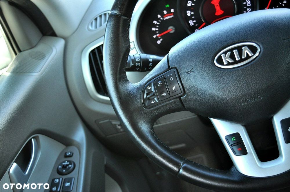 Kia Sportage 2.0 CRDI 4WD Automatik Spirit - 26