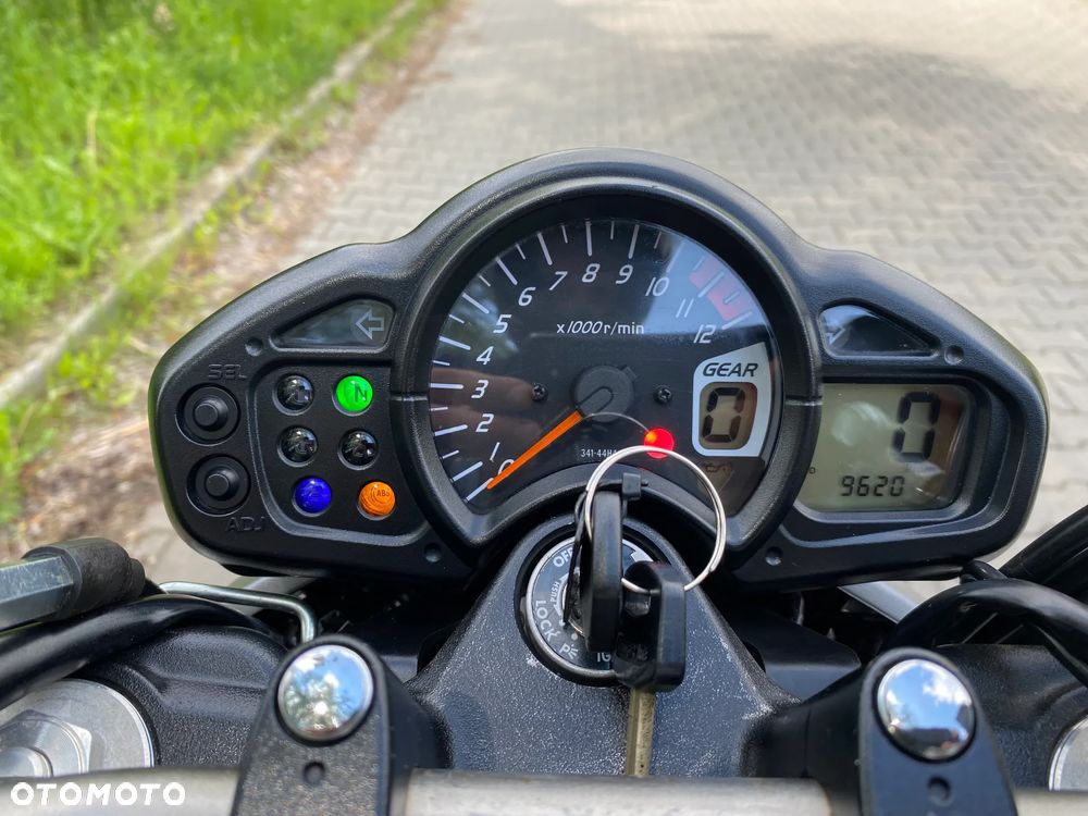 Suzuki Gladius - 7