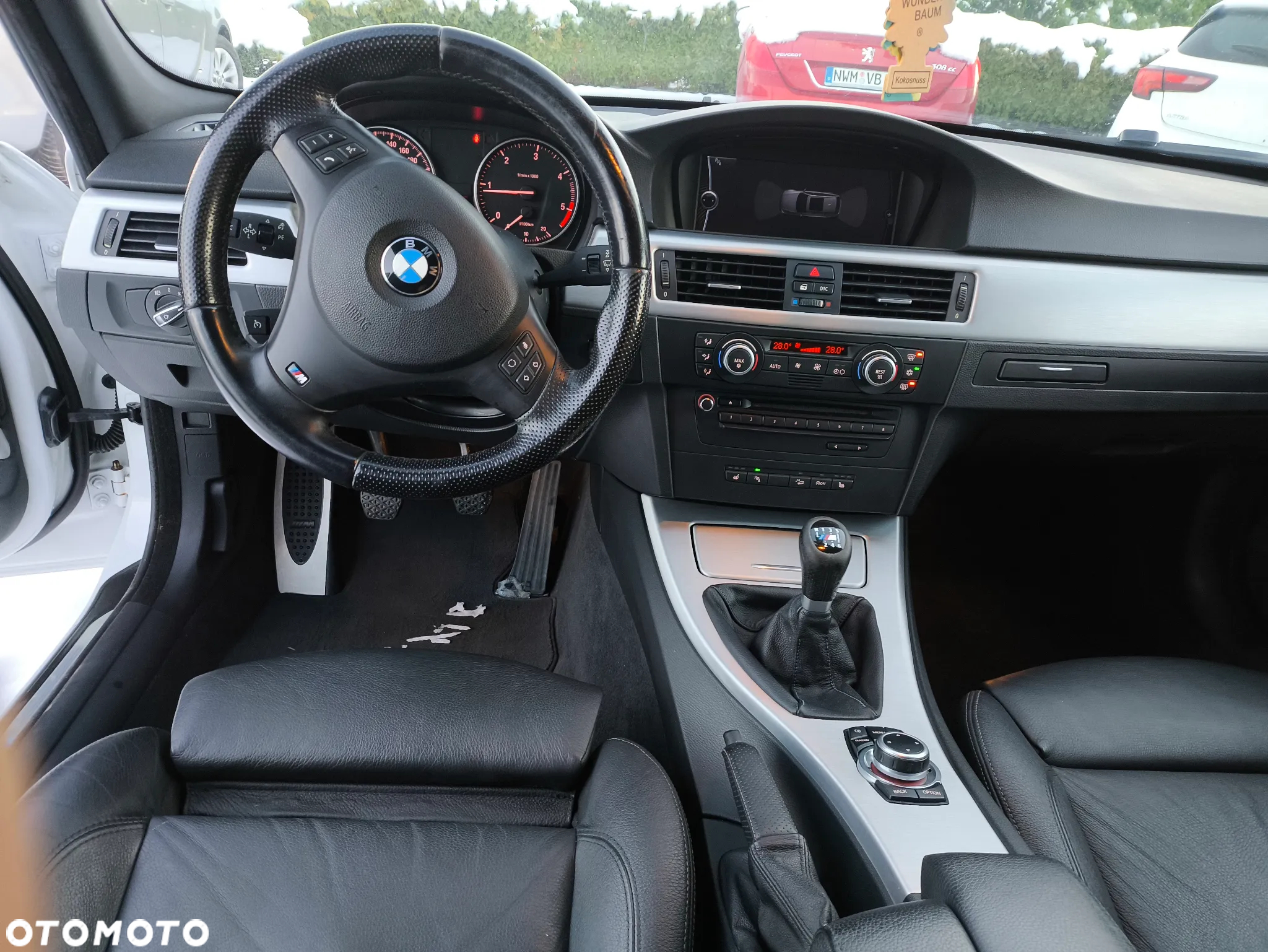 BMW Seria 3 320d xDrive DPF Touring - 13