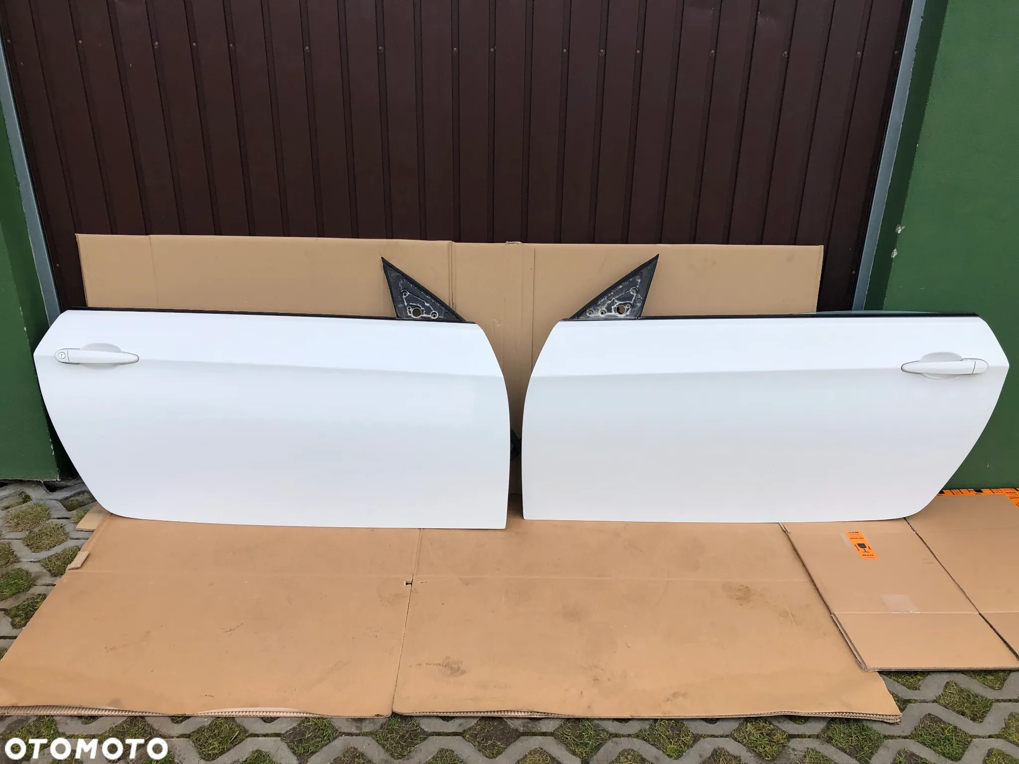 BMW E92 E93 DRZWI PRAWE A300 - 2